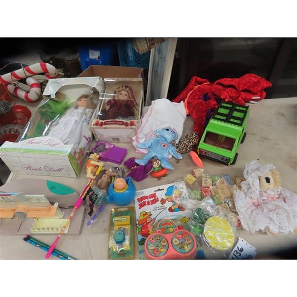 (SX) 2 Porc Dolls, Vintage Toys, Fisher Price Van Royal Stables Play House, Monsters Inc Watch