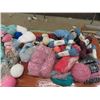 Image 3 : Approx 50 Bundles of Yarn