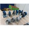 Image 2 : Approx 32 New Castors