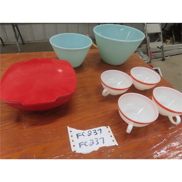 8 Pc Pyrex - Cups, Bowls, Fridge Storage