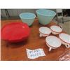 Image 1 : 8 Pc Pyrex - Cups, Bowls, Fridge Storage