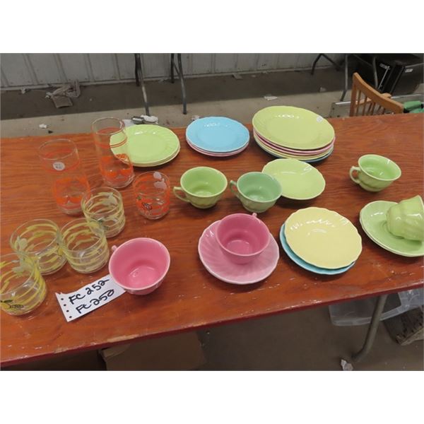 Approx 32 Pc Vintage Dishes & Glasses