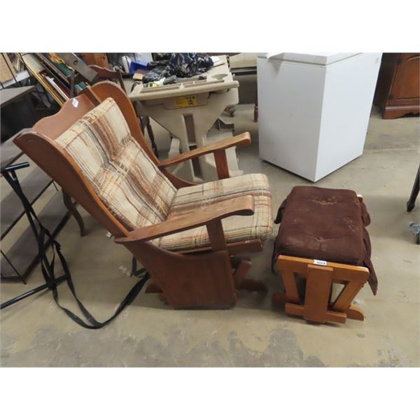 Gliding Rocke  & Ottoman