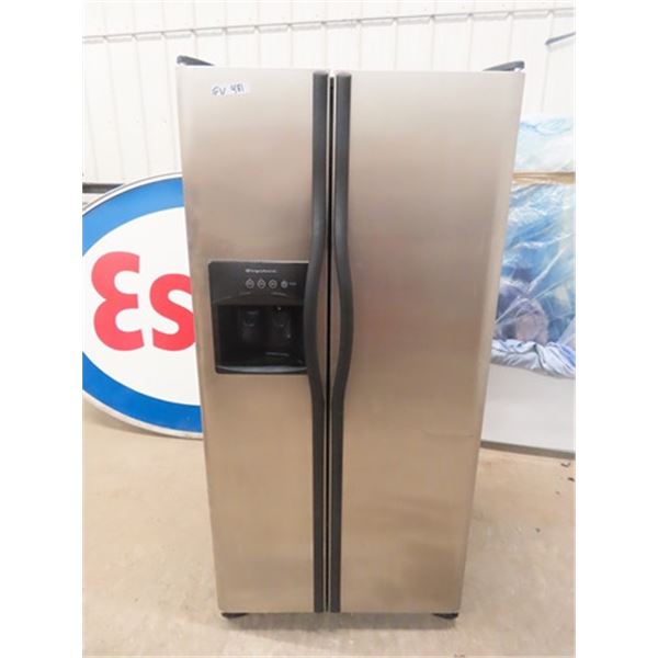 Frigidaire SxS Fridge w Ice Maker & Water 68" x 33" x31"