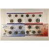 Image 2 : 2001 US MINT SET (UNC) P/D (WITH ENVELOPE)