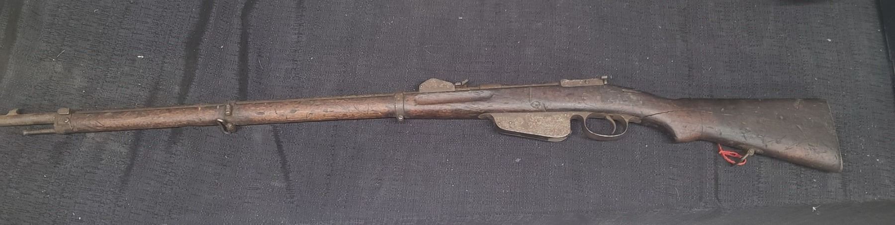 Broken Riffle WALL HANGER BROKEN RIFLE UNKNOWN