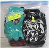 Image 1 : 12 PACK YOUTH/ADULT MAGIC GLOVES W/ DESIGNS