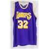 Image 4 : MAGIC JOHNSON #32 LAKERS SIGNED JERSEY