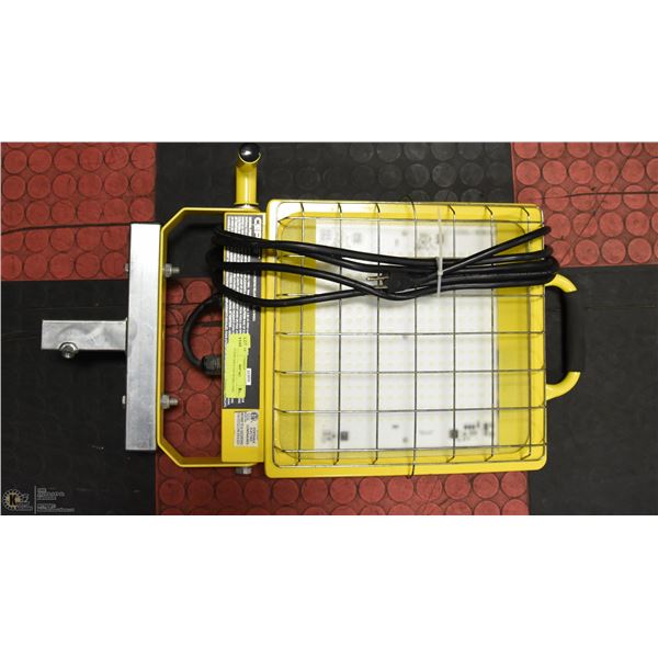 CEP PORTABLE LED WORK LIGHT.
