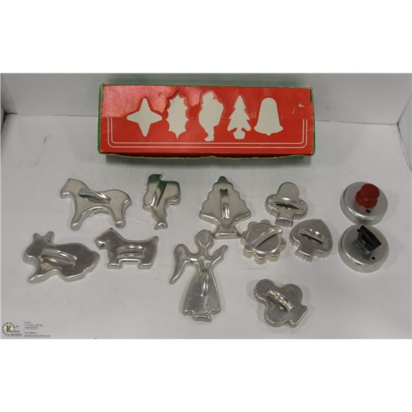 LOT OF VINTAGE COOKIE CUTTERS