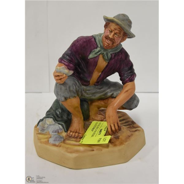 ROYAL DOULTON FIGURINE "THE BEACHCOMBER"