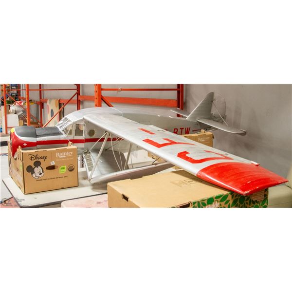 8 FOOT GIANT AIRPLANE 1 OF A KIND PROTOTYPE