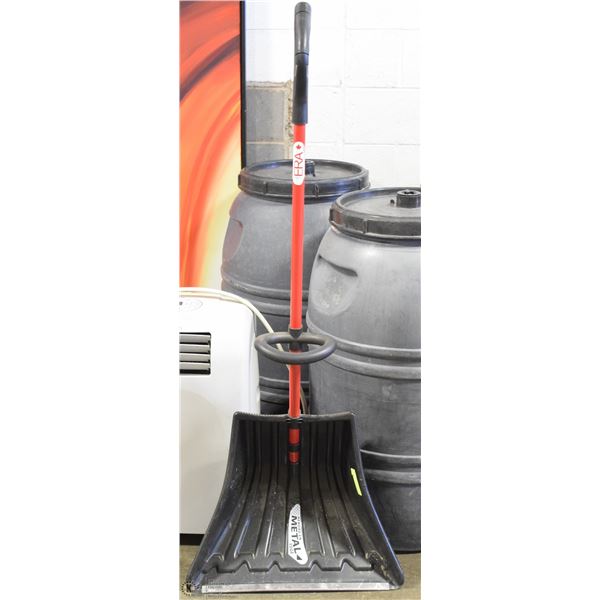 SNOW SHOVEL