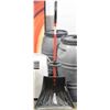 Image 1 : SNOW SHOVEL