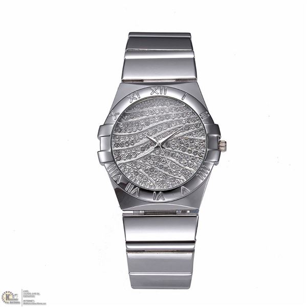 NEW LADIES ROUND SHAPED SILVER TONE CRYSTAL WATCH