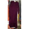 Image 1 : VINTAGE LADIES VELVET NIGHTGOWN - MEDIUM