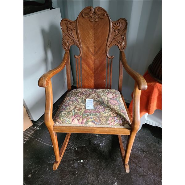 Antique Rocking Chair Cat C