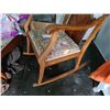 Image 3 : Antique Rocking Chair Cat C