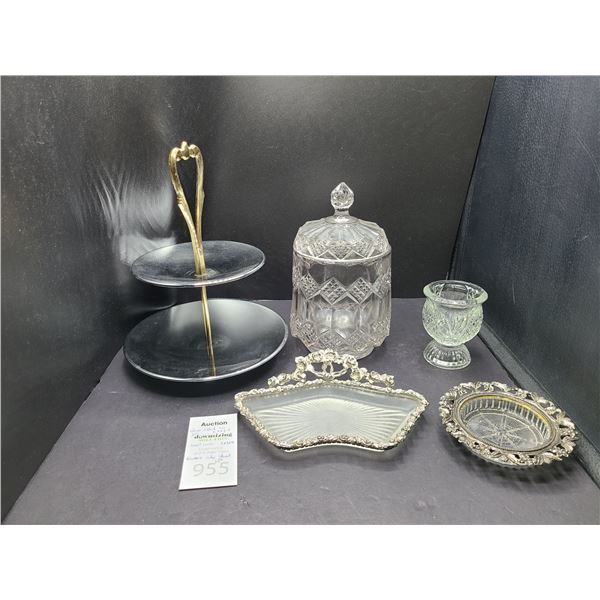 Assortment of Servingware Cat B