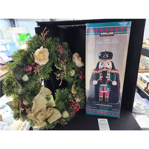 Christmas Décor Cat B