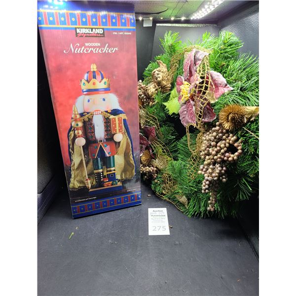 Christmas Décor Cat B