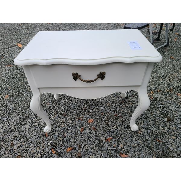 Flexsteel End Table Cat C