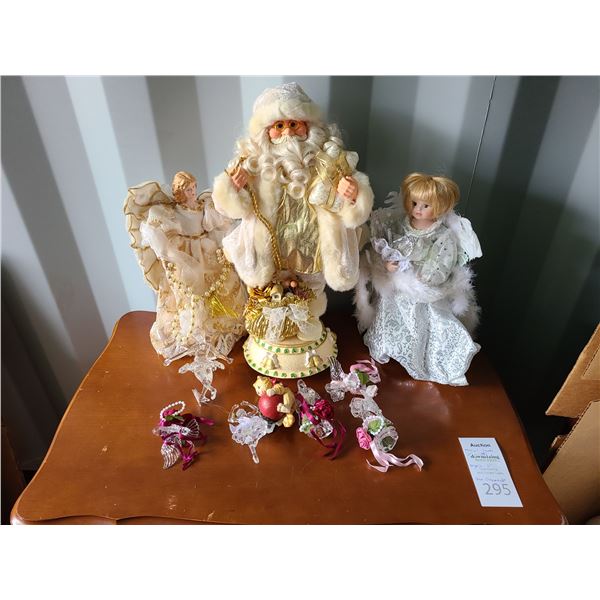 Christmas Décor Cat B