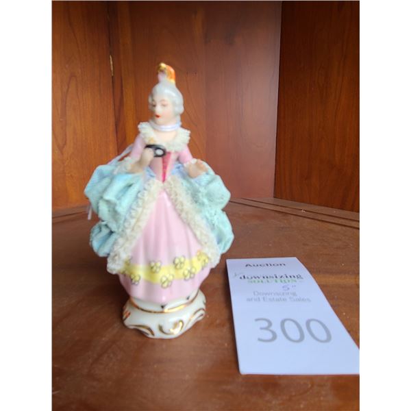 Dresden Figurine Cat B