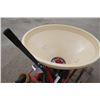 Image 5 : Vicon 3pth, fertilizer spreader, very good