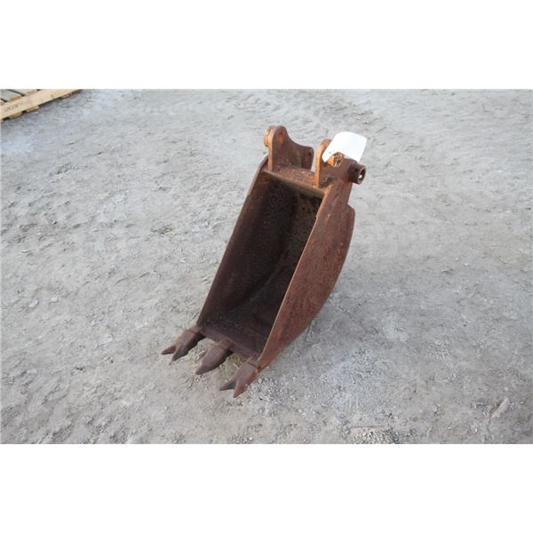 H & H 12" backhoe bucket