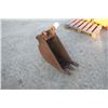 Image 2 : H & H 12" backhoe bucket