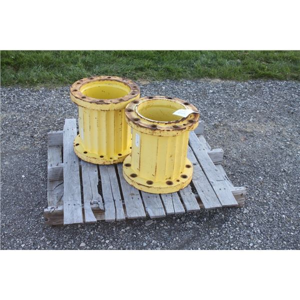 Pair of wheel spacers to JD 8000 series JD tractor
