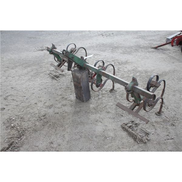 JD 2 row cultivator, 3pth, from retiring tobbacco farmer