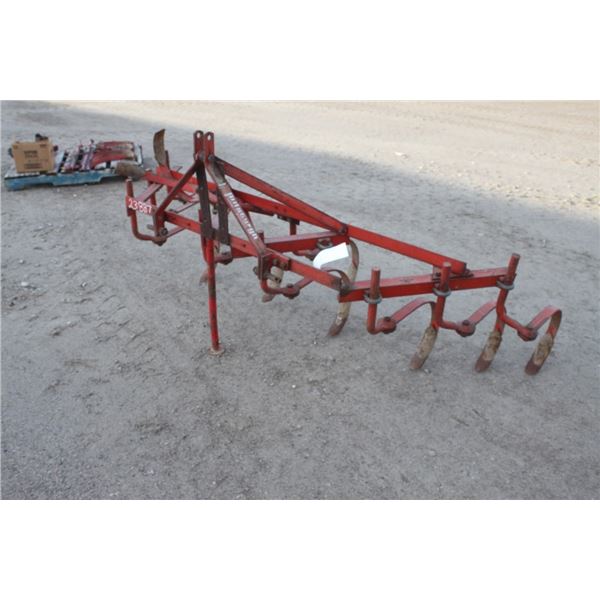Pittsburgh 3pth, 6' cultivator, from retiring tobbacco farmer