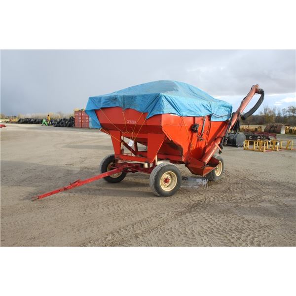 Turnco 225 gravity wagon, hydraulic auger, tarp, from retiring tobbacco farmer