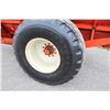 Image 5 : White McKee GH 5040 grain cart, 23.1x26 tires, local trade