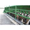 Image 12 : JD 8200 18 run drill, double disc, grassbox