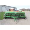 Image 3 : JD 8200 18 run drill, double disc, grassbox