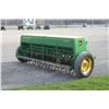 Image 6 : JD 8200 18 run drill, double disc, grassbox