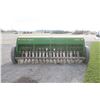 Image 7 : JD 8200 18 run drill, double disc, grassbox