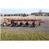 Image 5 : IH 720 5 furrow semi-mount plow, auto reset