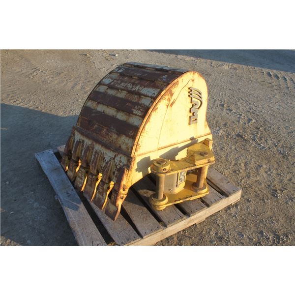 AMI 30" excavator bucket and QT bracket