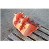 Image 2 : Kubota 18" excavator bucket