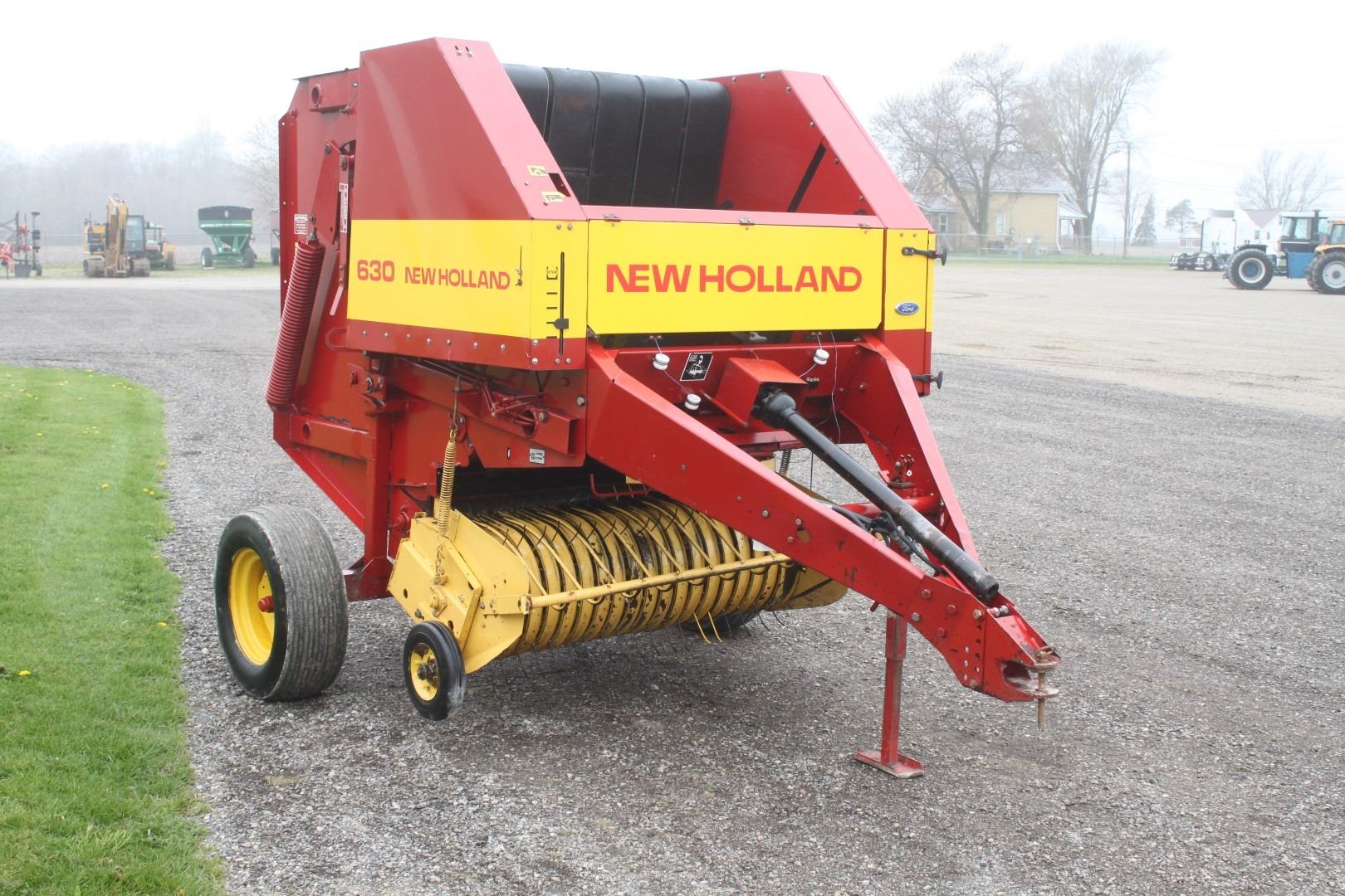 New Holland 630 4x4 round baler, electric tie, ramp