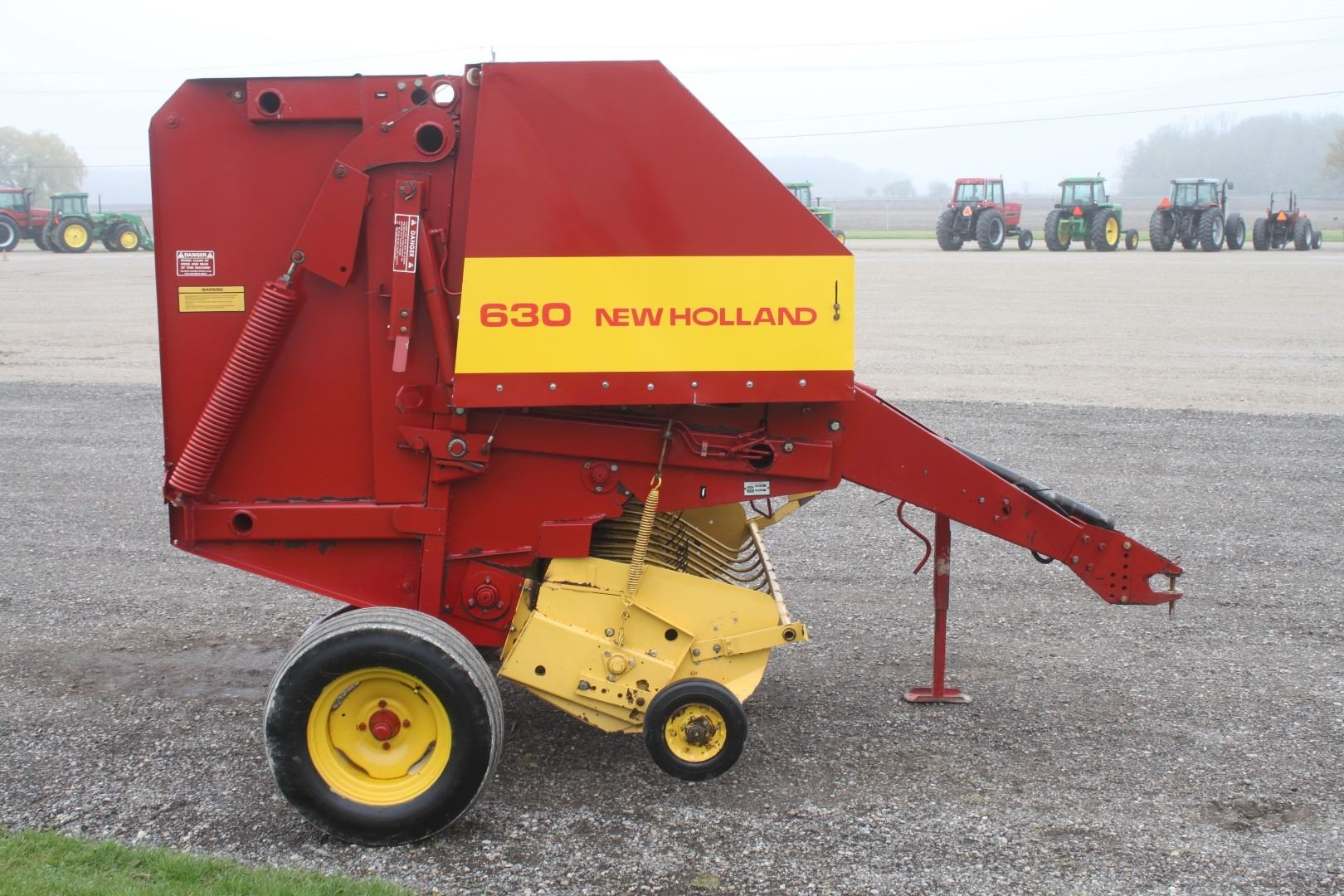New Holland 630 4x4 round baler, electric tie, ramp