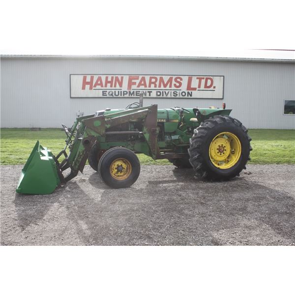 JD 2555 2wd tractor, 245 loader, 16.9x30, 6' bucket, 1 remote, drives but has transmission issue
