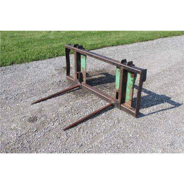 Used 2 prong bale spear, JD QT