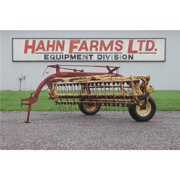 New Holland 258 hay rake