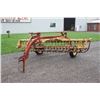 Image 2 : New Holland 258 hay rake