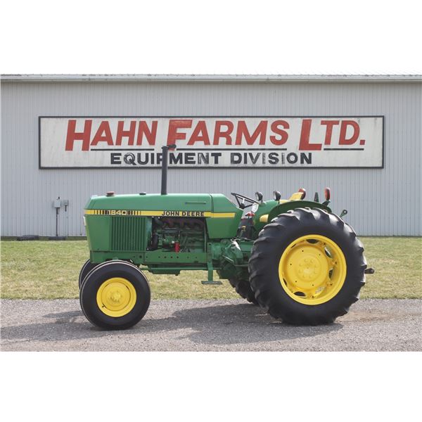 JD 1840 2wd tractor, 16.9x30, one remote, one owner